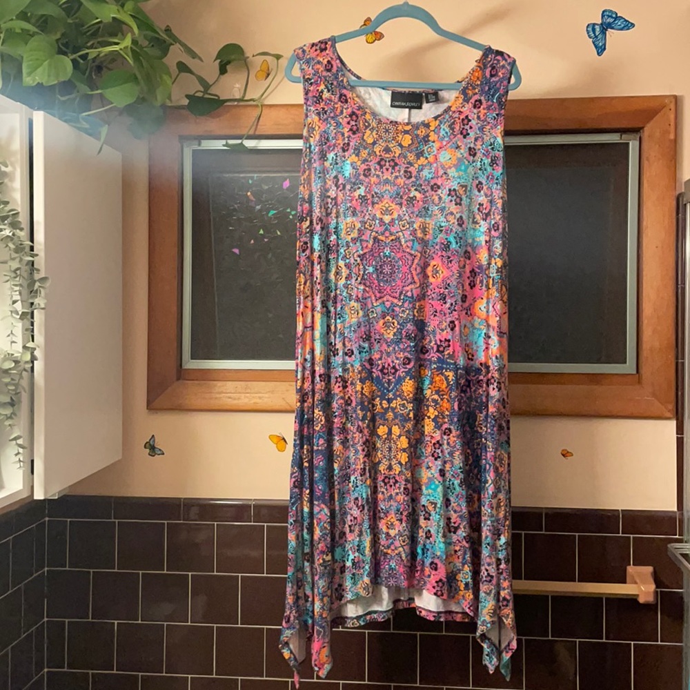 Cute dress.  Flattering